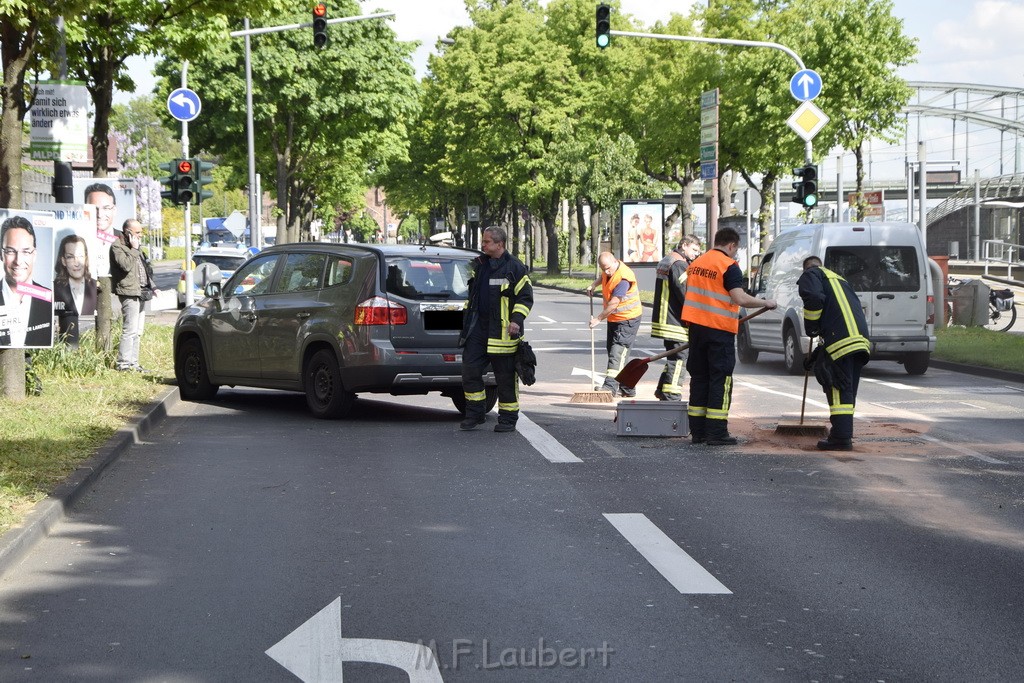 VU Koeln Bayenthal Schoenhauserstr Rheinuferstr P08.JPG - Miklos Laubert